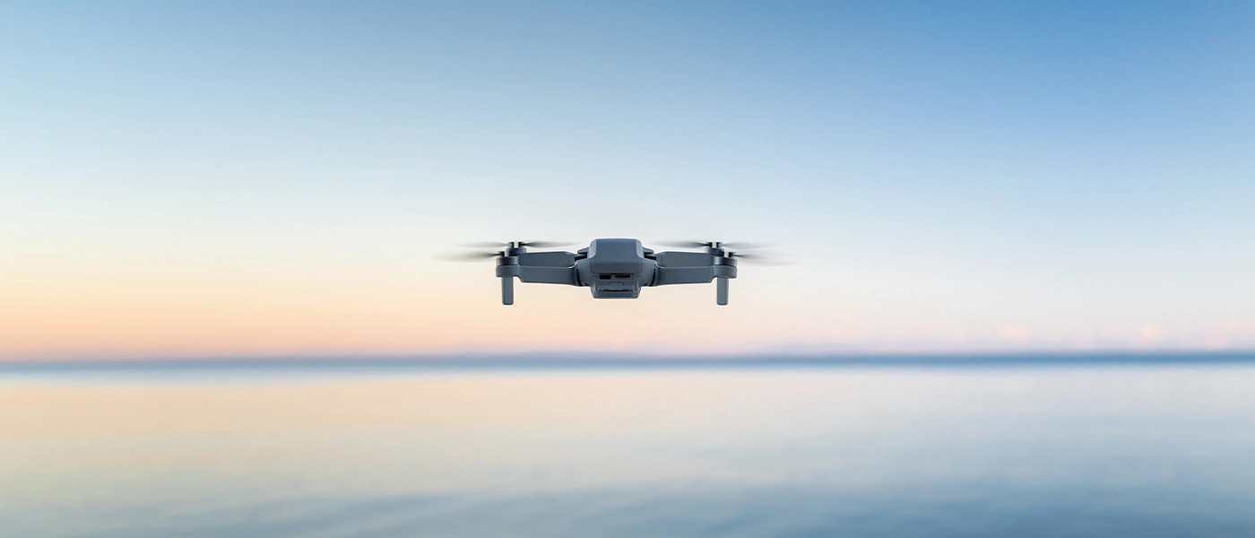 Jakie są zagrożenia w lataniu dronem nad wodą