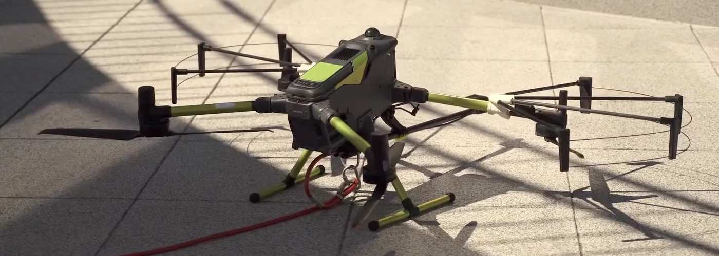  DCS_-_Jak_dziala_mycie_dronem_drone_cleaning_solutions_mycie_elewacji_dronem