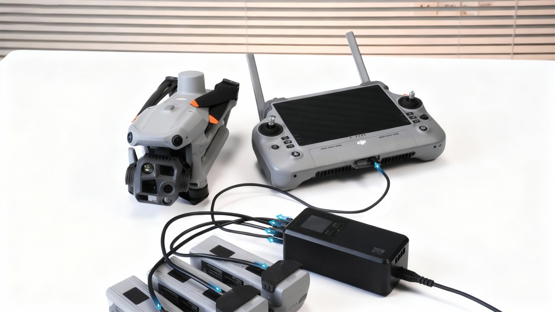 3-канальний зарядний пристрій LKTOP 200W з портом USB-C для DJI Matrice 4E/4T