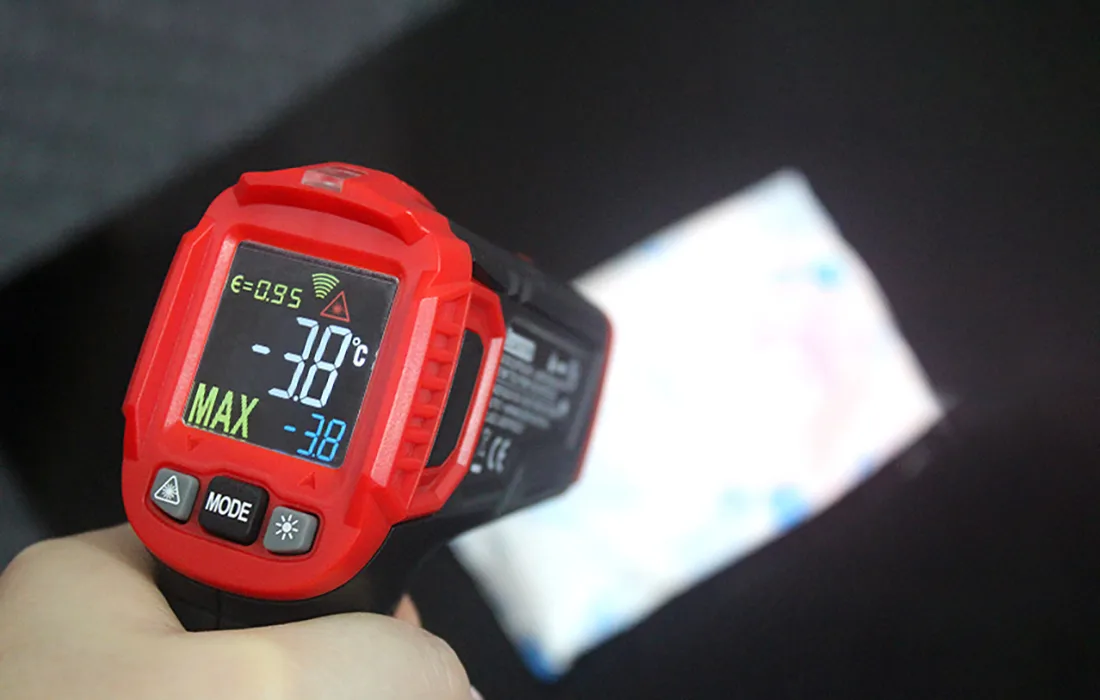 Wyświetlacz LCD i obsługa pirometru Habotest HT650A