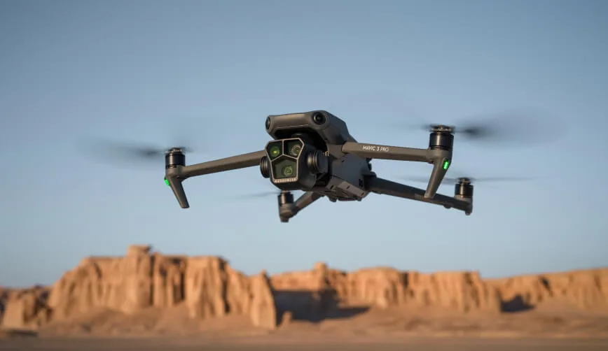 DJI Mavic 3 Pro w locie
