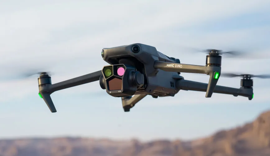 DJI Mavic 3 Pro z systemem trzech kamer