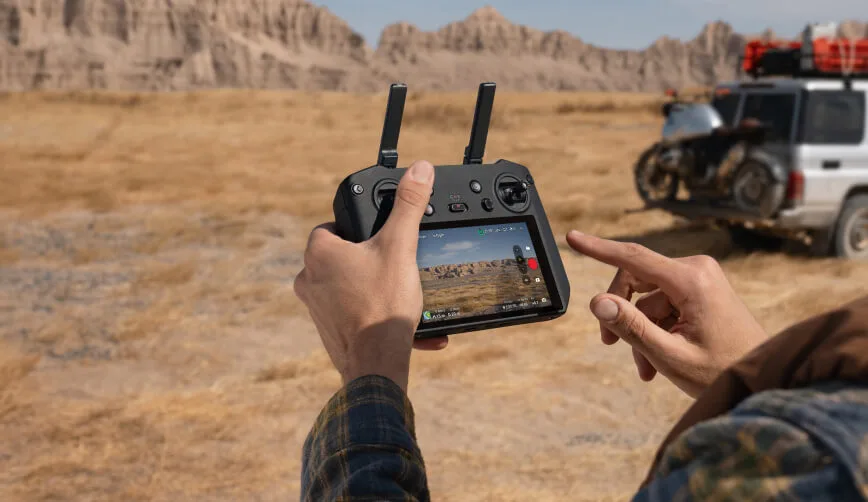 Trzy kamery DJI Mavic 3 Pro