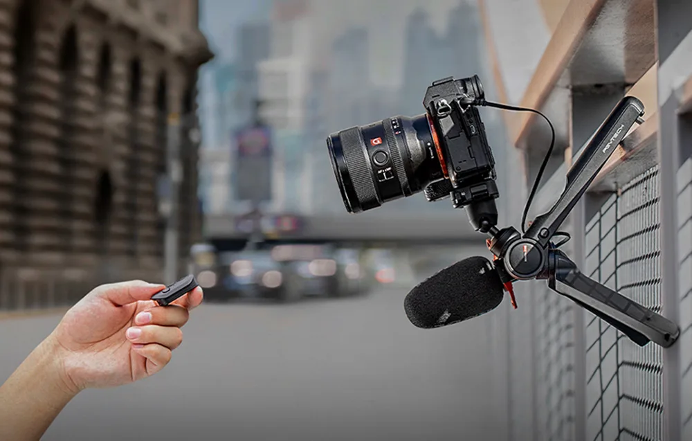PGYTECH Mantis RC M1 remote control for digital cameras, GoPro and PGYTECH MantisPod tripod 2.0