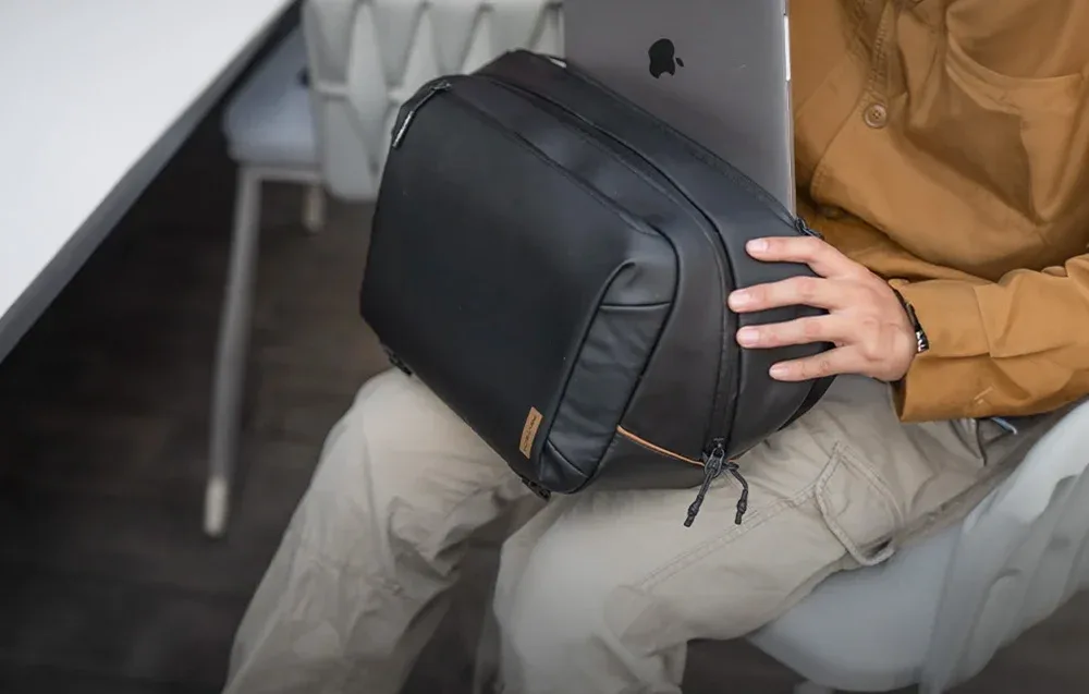 PGYTECH OneGo Solo V2 10L camera shoulder bag (black)