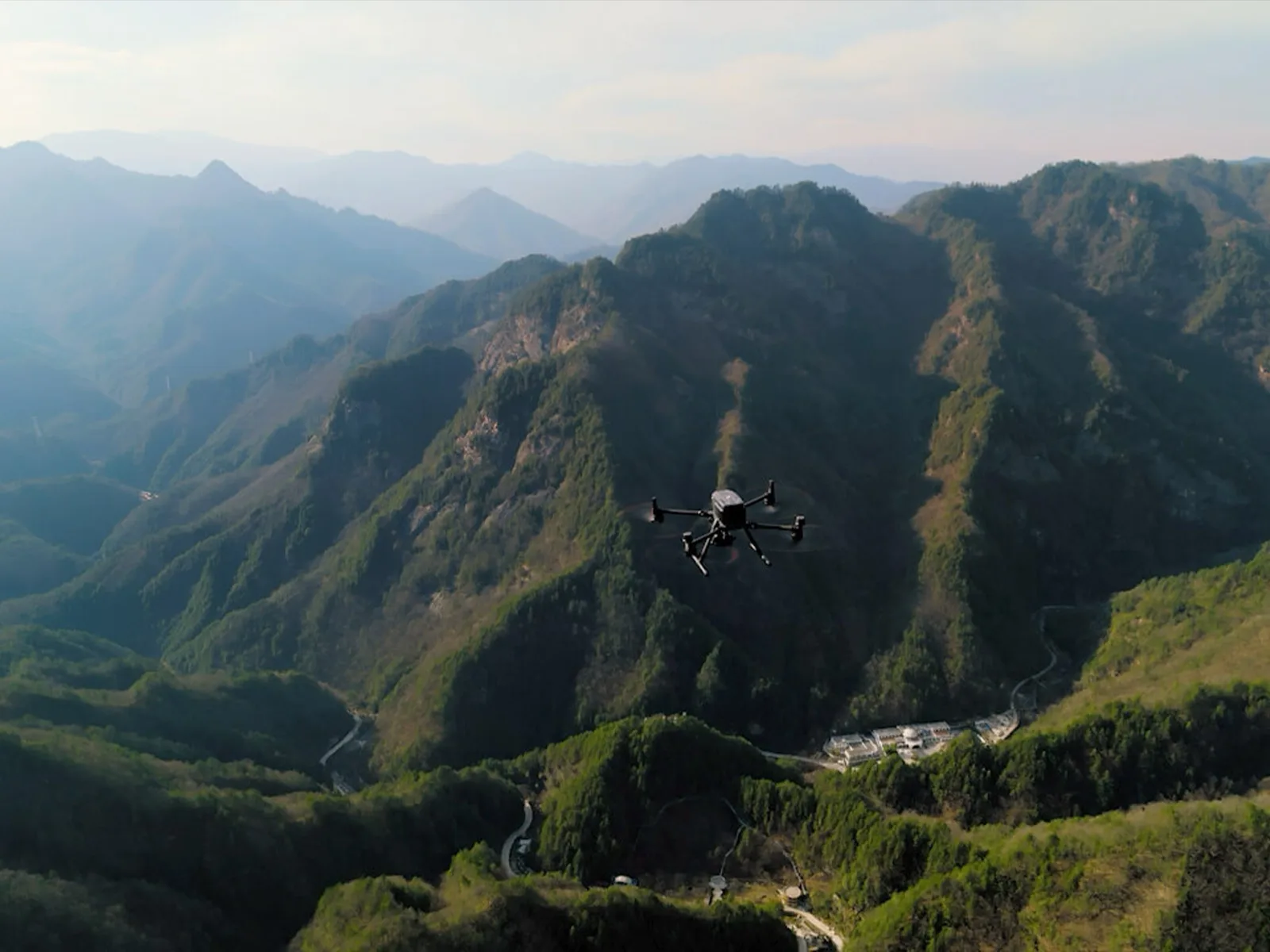 Zenmuse H30 i H30T z dronem