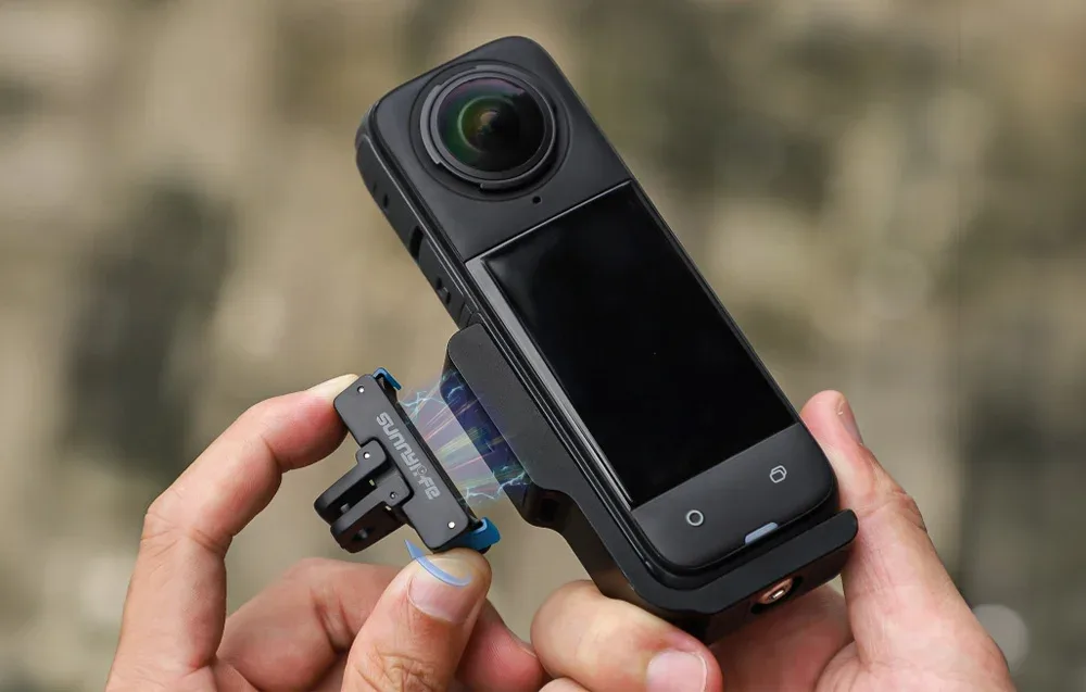 SunnyLife magnetic mount for Insta360 X4