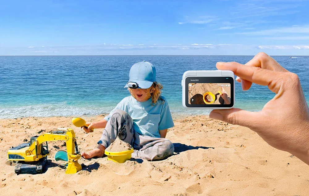 Quick connection with Insta360 GO 3S docking station
