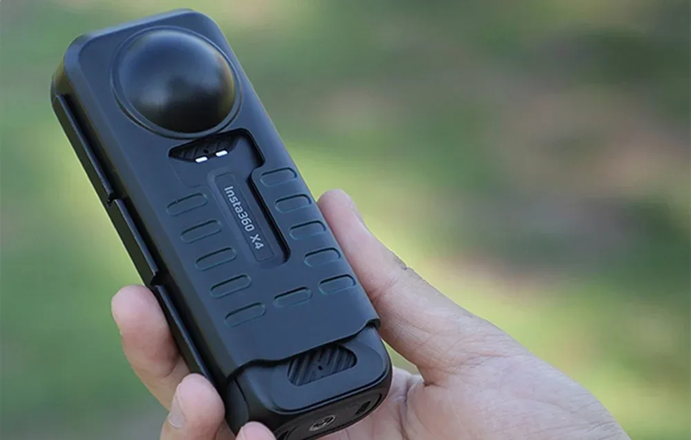 Osłona z podglądem ładowania do Insta360 X4