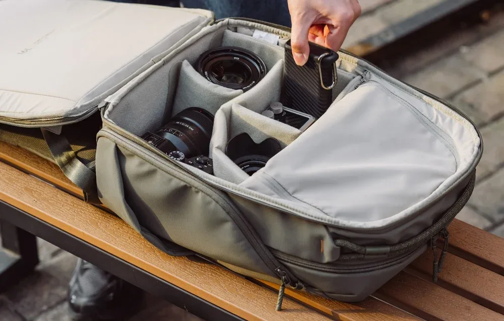 Interior organization of the PGYTECH OneGo Lite 22L backpack