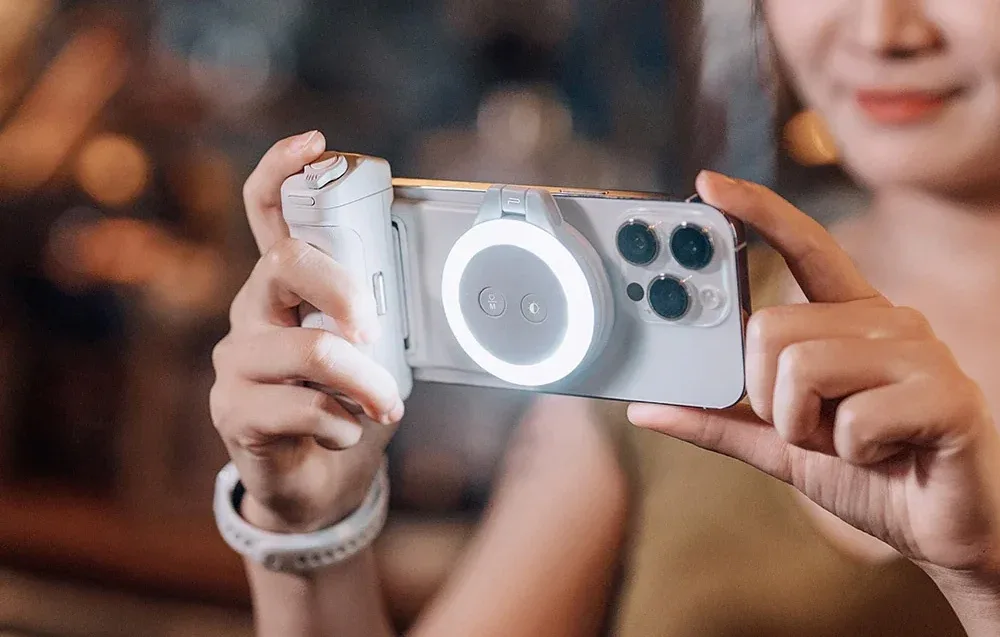 PGYTech MagCam Holder with Built-in Power Bank Green