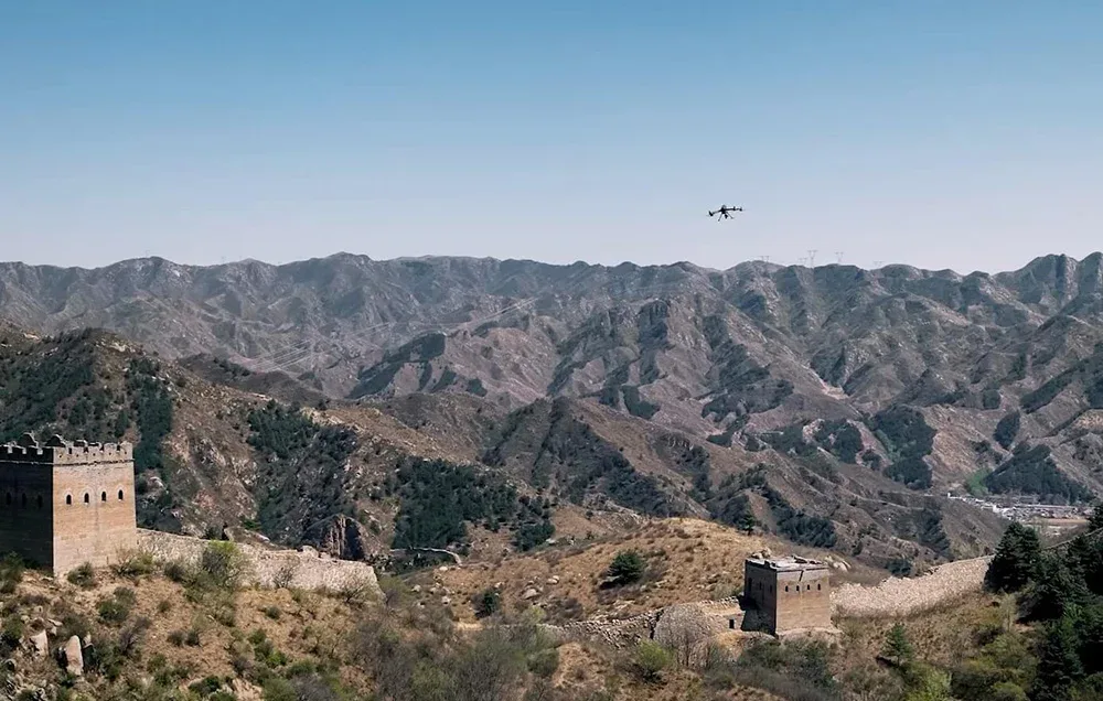 DJI Matrice 400 z udźwigiem do 6 kg