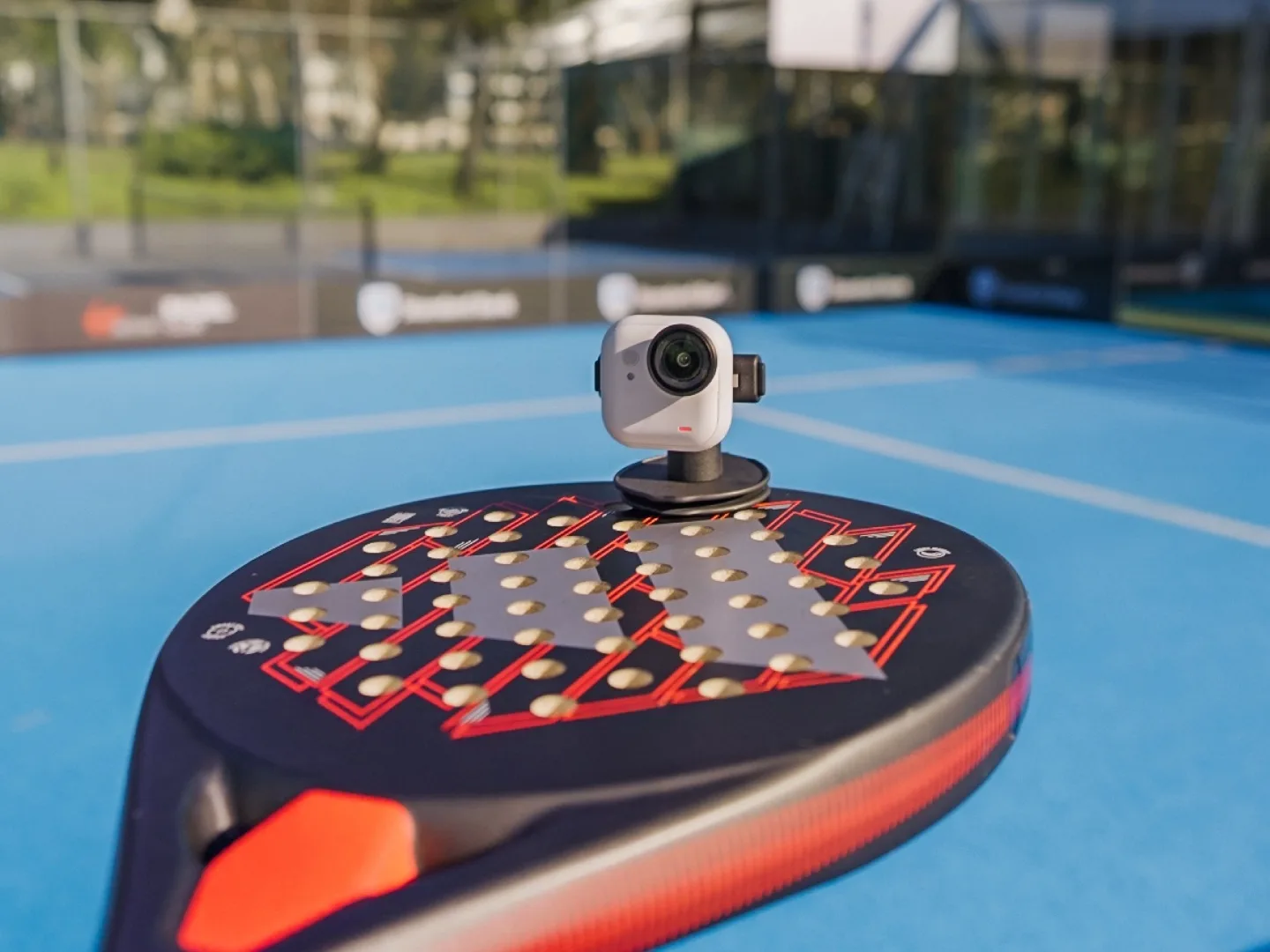Компактна спортивна камера Insta360 GO Ultra