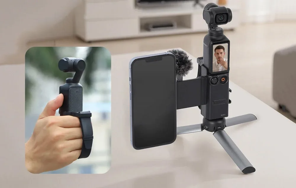 Камера DJI Osmo Pocket 3 з тримачем для смартфона та мікрофоном на столі