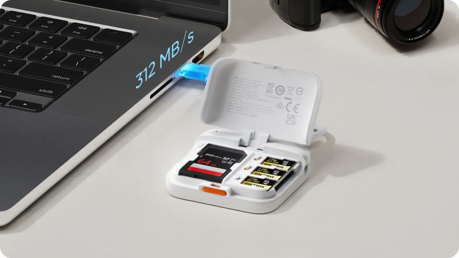 Одночасне зчитування карт SD і microSD у кардридері Insta360