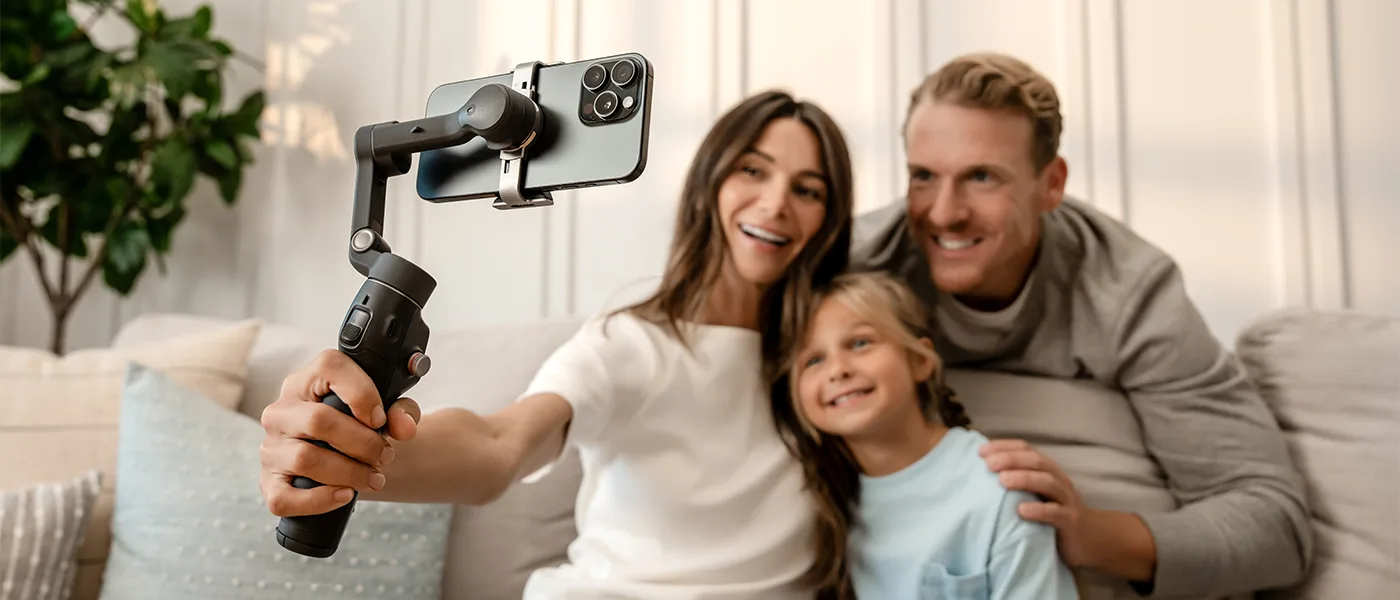 DJI Osmo Mobile 8 – wbudowane oświetlenie i doskonała jakość dźwięku