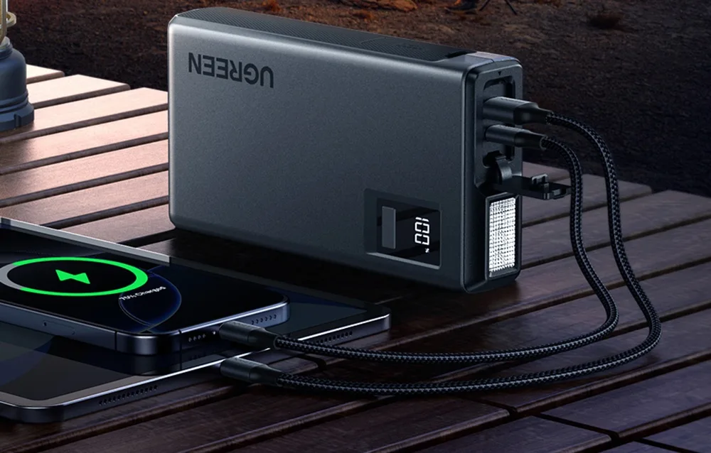 UGREEN ES702 portable jump starter for multiple vehicle types