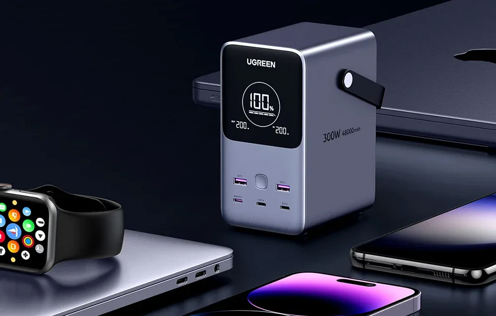 UGREEN PB770 48000mAh 300W power bank - front view