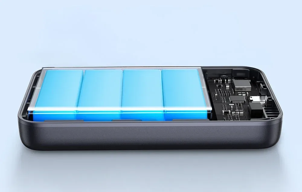Системи захисту в магнітному повербанку Ugreen PB761