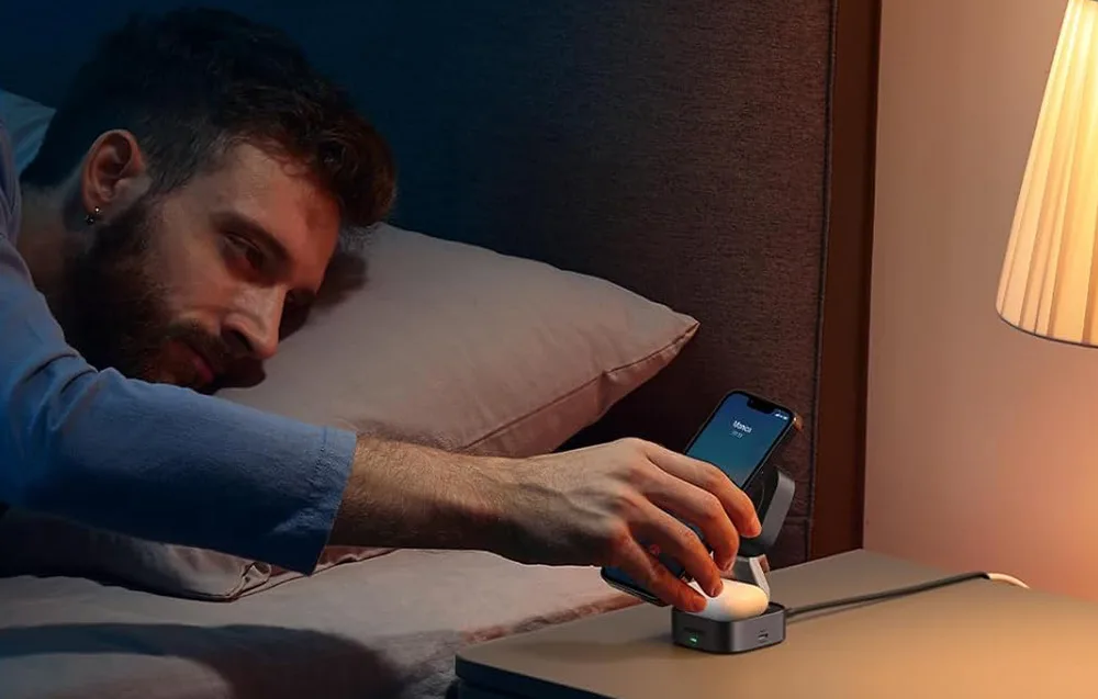Safe overnight charging with the UGREEN W256
