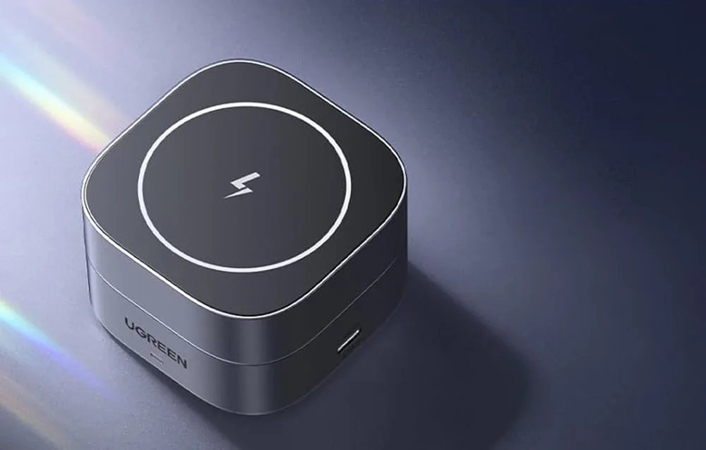 UGREEN W256 2-in-1 Qi wireless charger for iPhone and AirPods