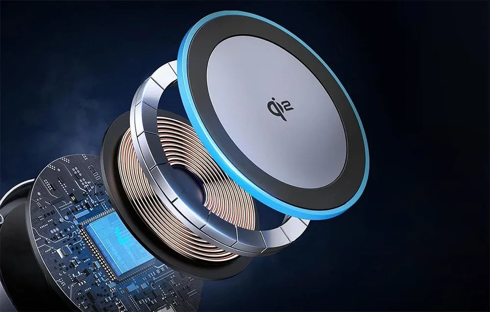 Close-up of the UGREEN W708 magnetic phone mount with strong N52 magnets