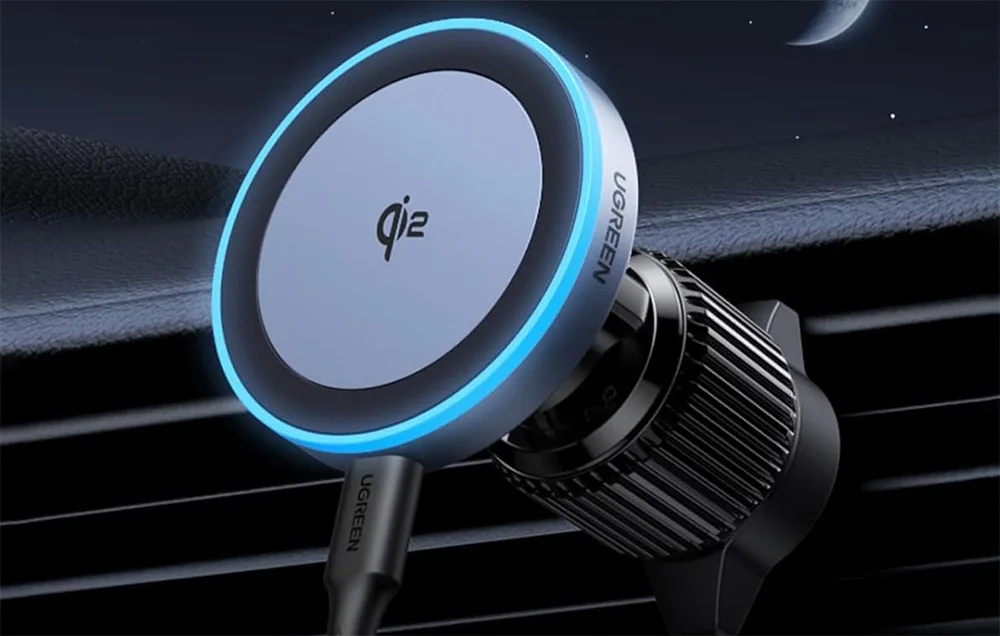 LED indicator on the UGREEN W708 magnetic car charger