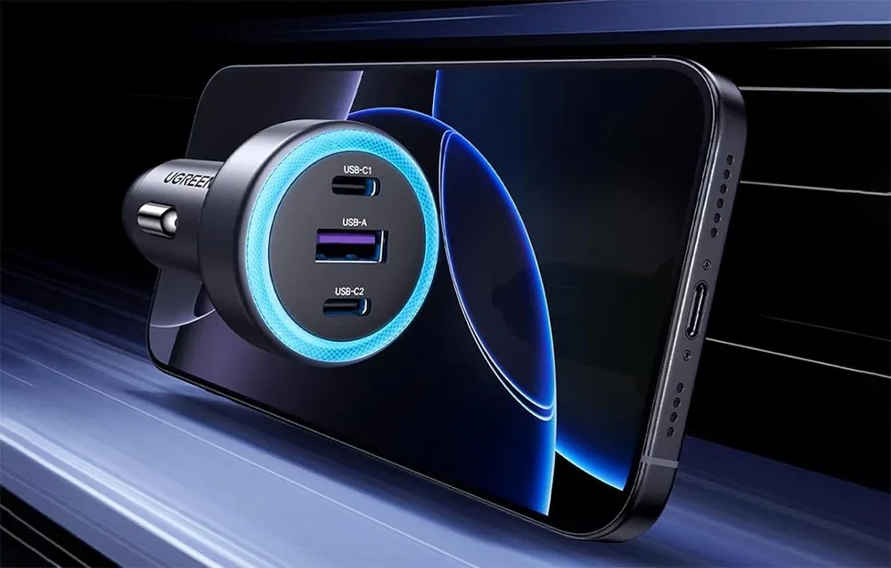 Автомобільний зарядний пристрій UGREEN EC307 з портами USB-A і 2x USB-C