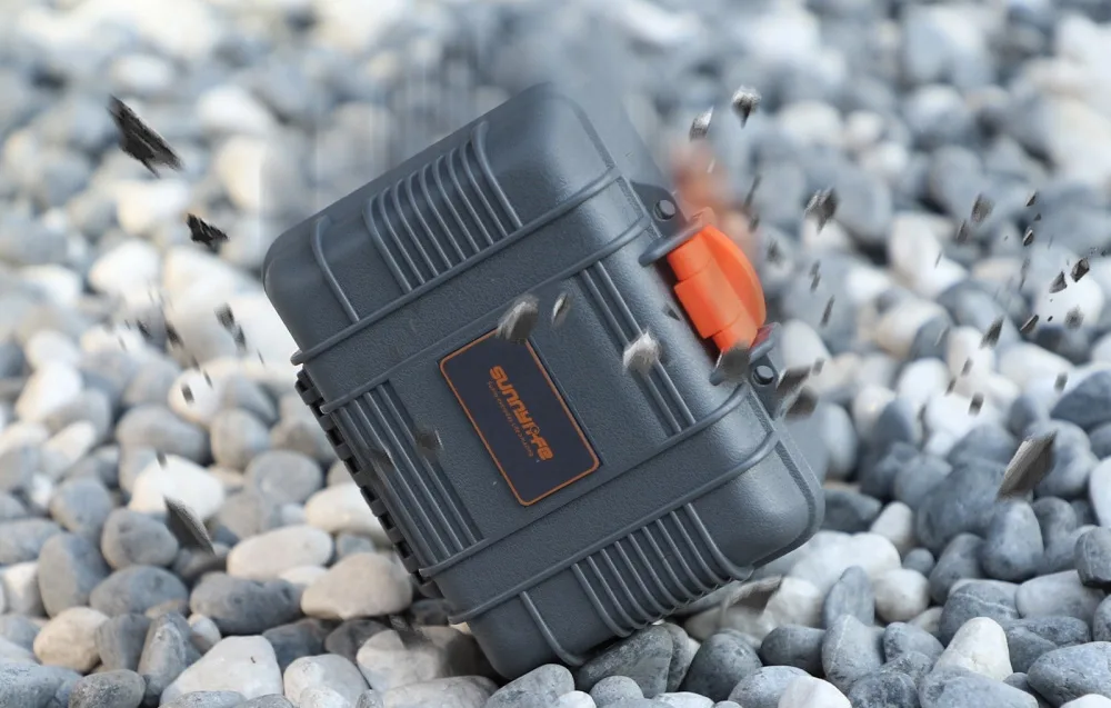 Durable Sunnylife mini hard case designed to protect DJI Osmo 360 gear