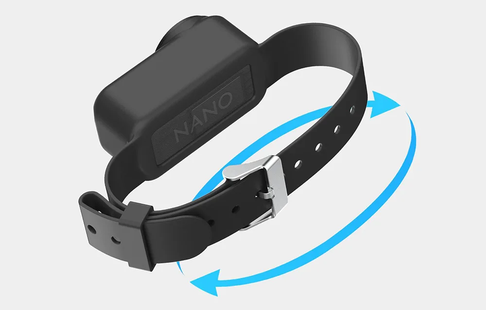 Силіконовий ремінець для камери DJI Osmo Nano з позначенням гнучкості на сірому фоні