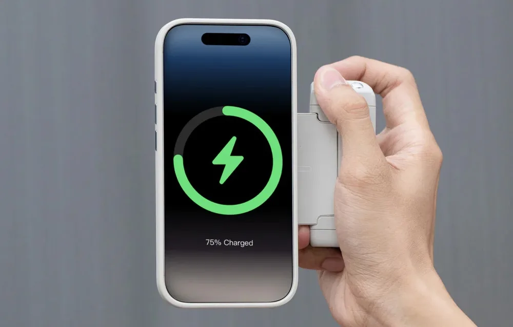 Smartphone with PGYTech MagCam 2 grip displaying wireless charging status