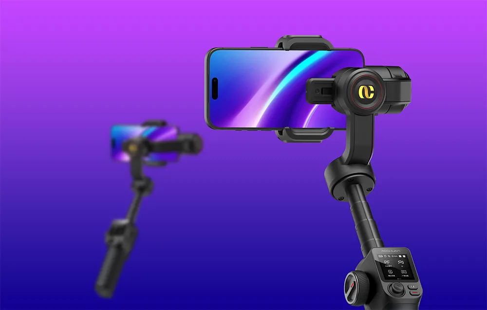 Gimbal ze smartfonem na statywie prezentowany na fioletowym tle gradientowym, z drugim urządzeniem w tle.