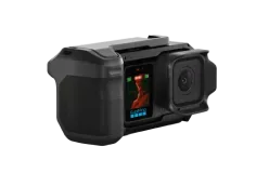 GoPro MISSION 1 w uchwycie Point-and-Shoot Grip – widok z przodu