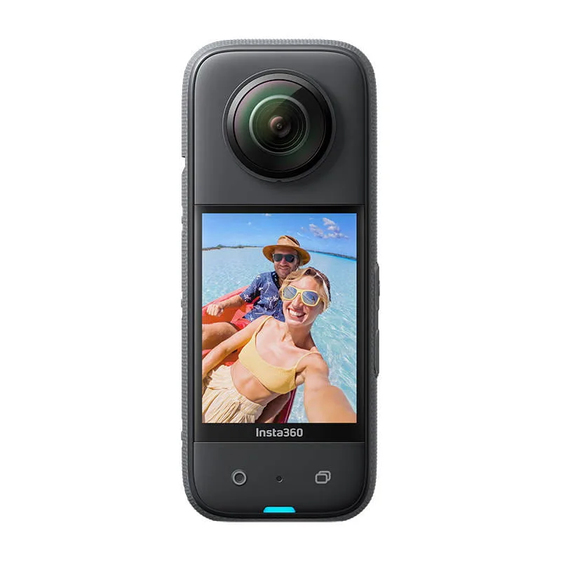 Insta360 X3 - boczny widok kompaktowej kamery sportowej 360