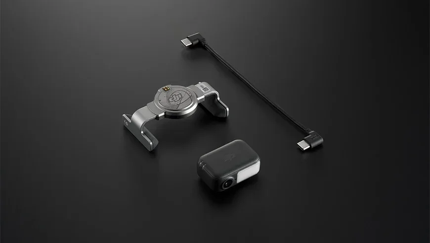 Zestaw śledzący DJI OM 8 Tracking Kit na ciemnym tle