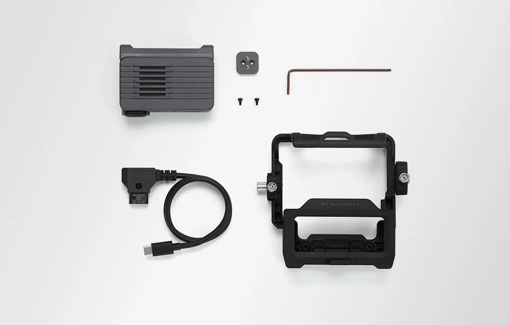 Zestaw akcesoriów DJI SDR Transmission 2 Expansion na szarym tle