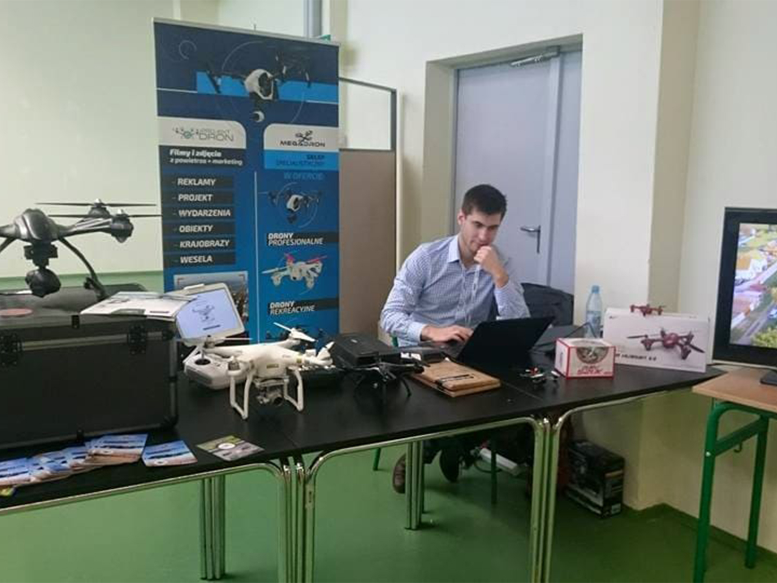 Wczesny serwis i praca nad dronem