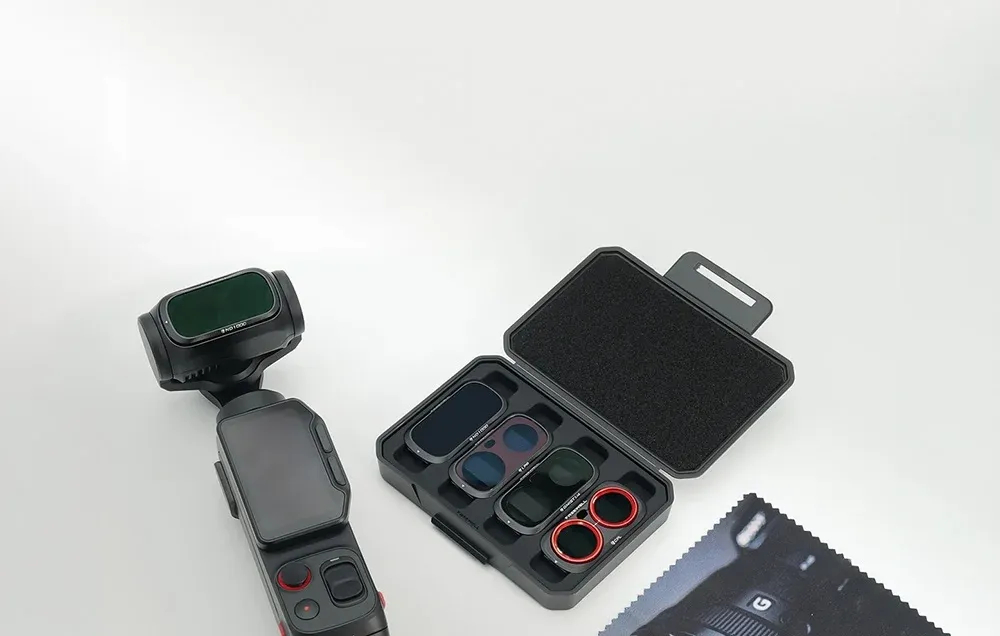 Filtry Freewell Everyday do Insta360 Luna Ultra w ujęciu produktowym
