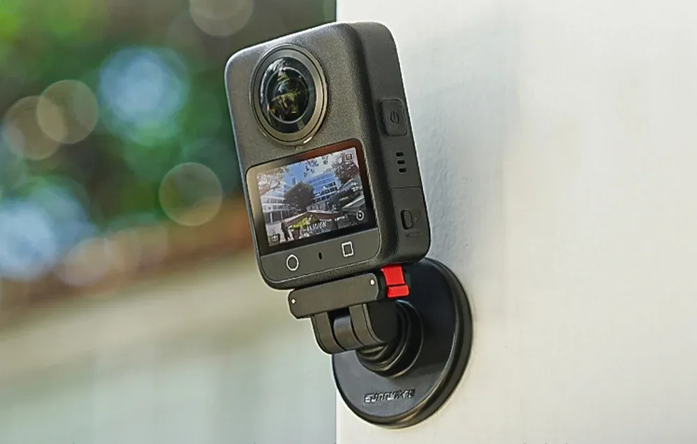 Magnetyczna baza Sunnylife DZ-140 z kamerą DJI Osmo Action