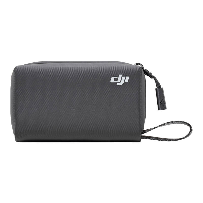 Etui ładujące do DJI Mic 2 w użyciu